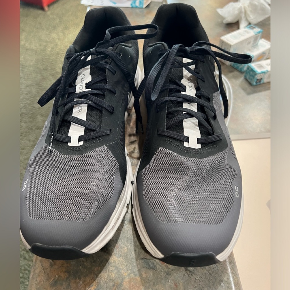 OC Oncloud Men’s Shoes Size 12